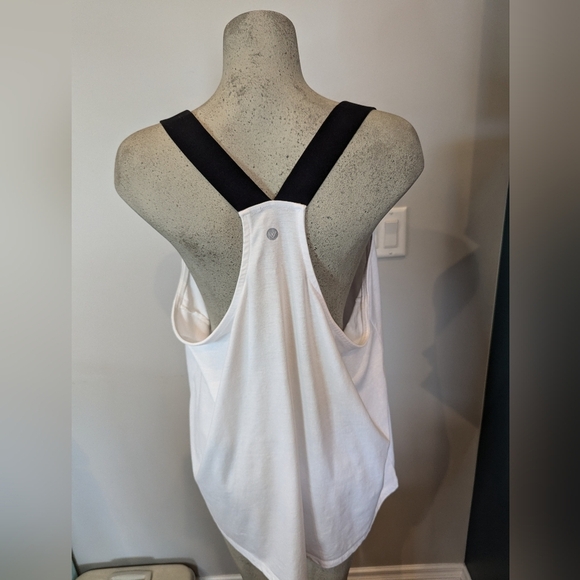 Livi Active glam rock active strappy tank Size 22/24 - Picture 3 of 11